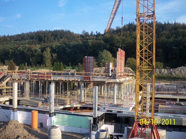 123 Kryt&yacute; bazen Karlovy Vary